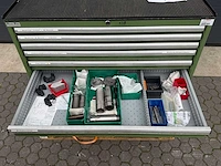 Brede lista ladenkast - gevuld met boren etc. - werkplaatsmeubilair - afbeelding 9 van  11