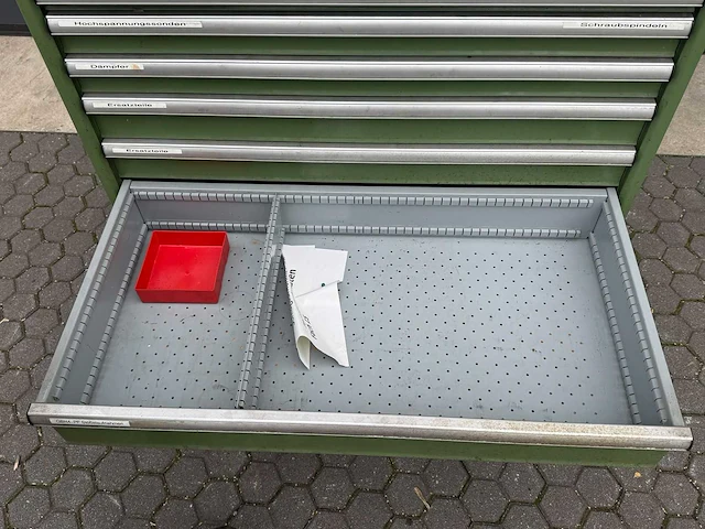 Brede lista ladenkast - gevuld met boren etc. - werkplaatsmeubilair - afbeelding 11 van  11
