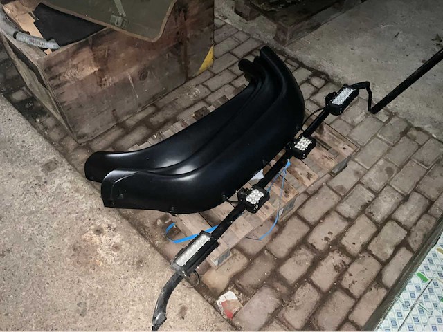 Breedteset en verstralers land rover - afbeelding 1 van  2