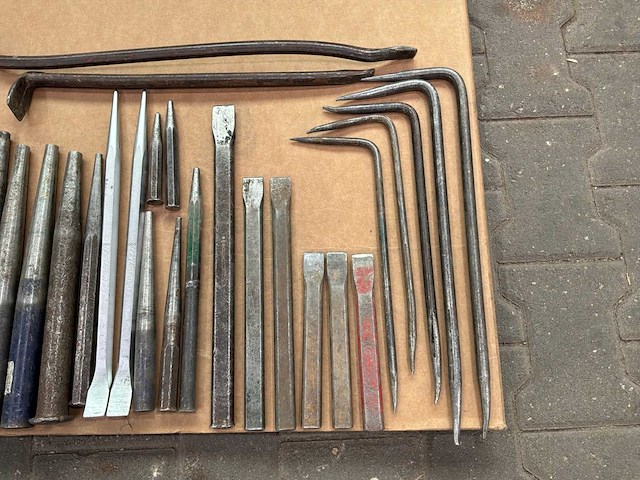 Breekijzers, koevoeten en beitels/doorslagen (28x) - afbeelding 5 van  5