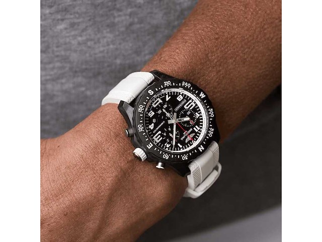 Breitling endurance pro 38 | white | unworn | 2026 - afbeelding 4 van  4