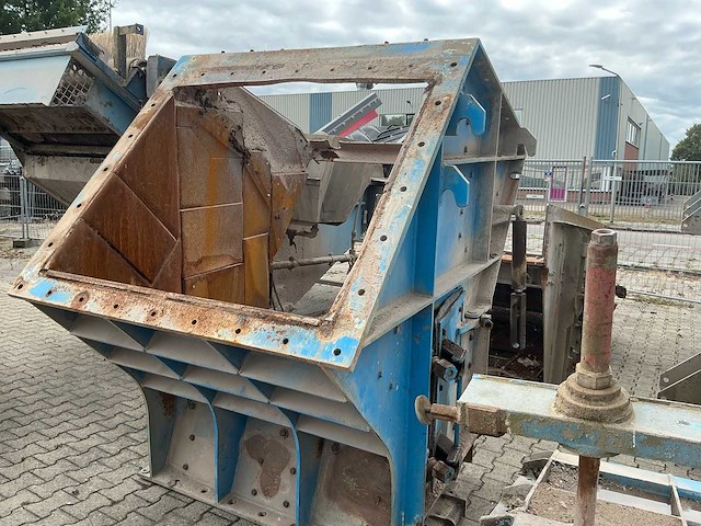 Breker kleemann met een shb12 rotor. - mobiele breekinstallatie - afbeelding 39 van  98