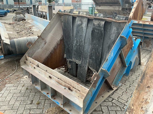 Breker kleemann met een shb12 rotor. - mobiele breekinstallatie - afbeelding 47 van  98