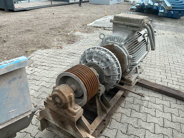 Breker kleemann met een shb12 rotor. - mobiele breekinstallatie - afbeelding 85 van  98