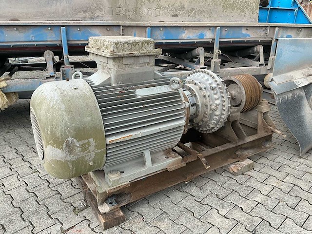 Breker kleemann met een shb12 rotor. - mobiele breekinstallatie - afbeelding 92 van  98