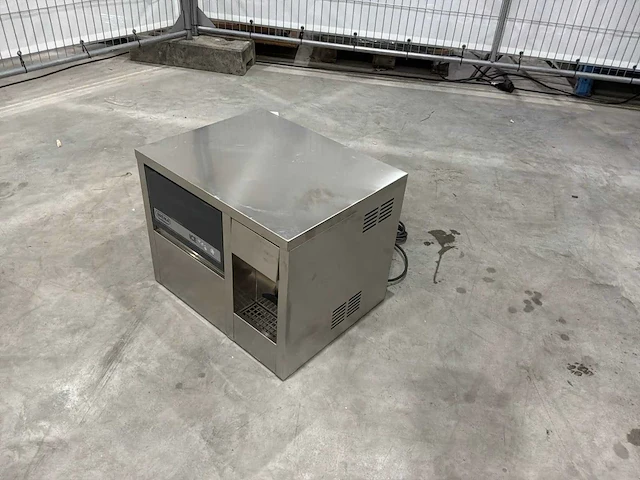 Brema ijsblokjes machine - afbeelding 1 van  7