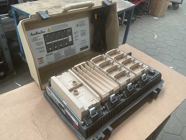 Bren-tronics inc advanced battery charger - afbeelding 1 van  6