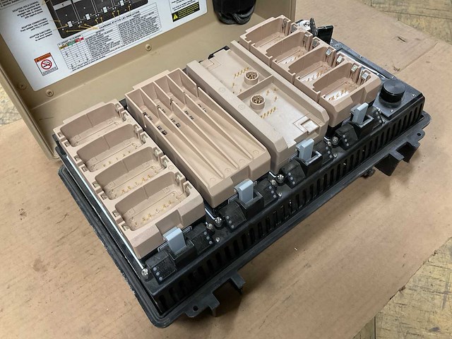 Bren-tronics inc. btc70100 battery charger - afbeelding 1 van  4