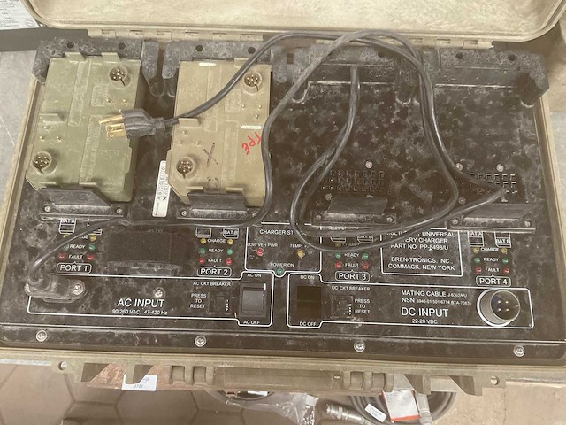 Bren-tronics inc pp-8498/u soldier portable charger - afbeelding 2 van  7
