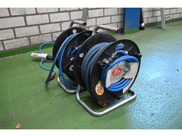 Brennenstuhl 20m pneumatische kabelhaspel (2x) - afbeelding 1 van  3