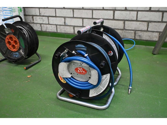 Brennenstuhl 20m pneumatische kabelhaspel (2x) - afbeelding 2 van  3