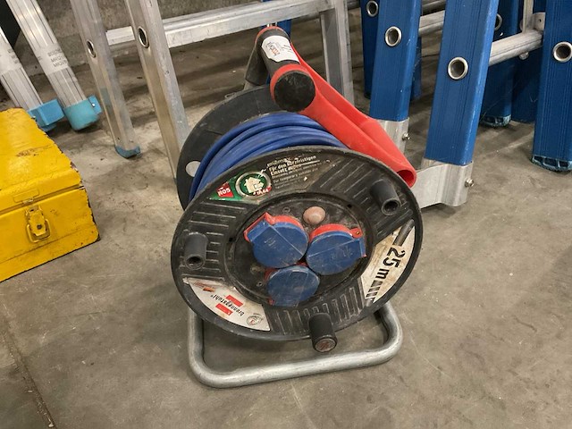 Brennstuhl garant verlengkabelhaspels en -snoer - afbeelding 1 van  2