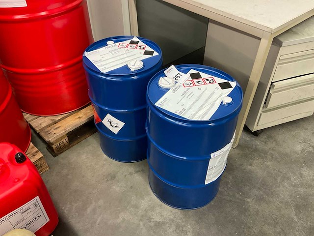 Brenntag nebol 2230 koolwaterstof (2x) - afbeelding 1 van  5