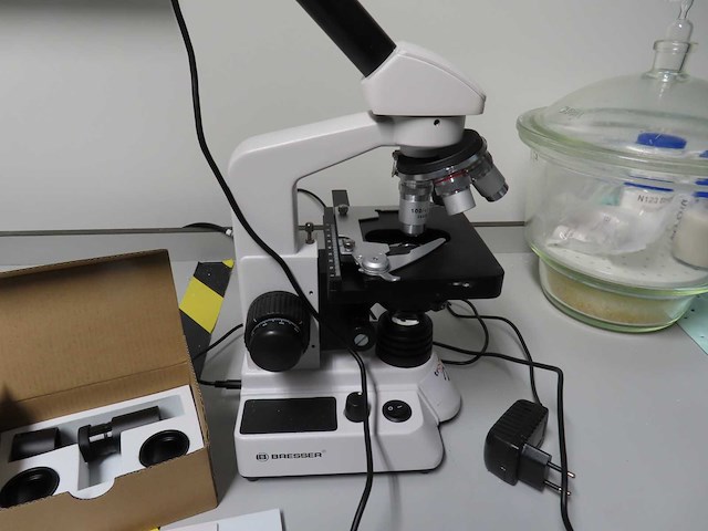 Bresser - 5102000 - erudit dlx microscoop - afbeelding 1 van  5