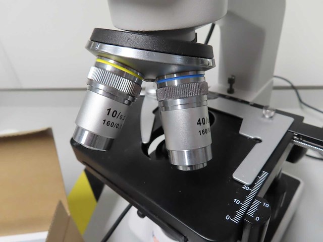 Bresser - 5102000 - erudit dlx microscoop - afbeelding 2 van  5