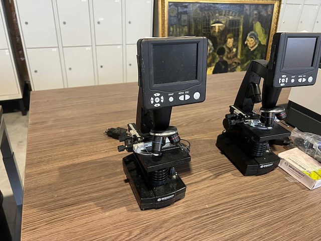 Bresser - 52-01000 lcd - microscope - afbeelding 1 van  3
