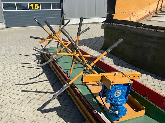 Breston stortbak - afbeelding 21 van  32