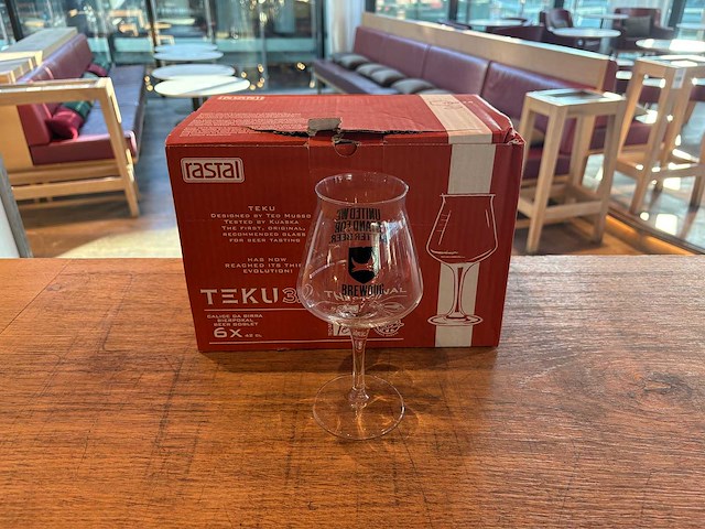 Brewdog - doos bierglazen (9x) - afbeelding 1 van  2