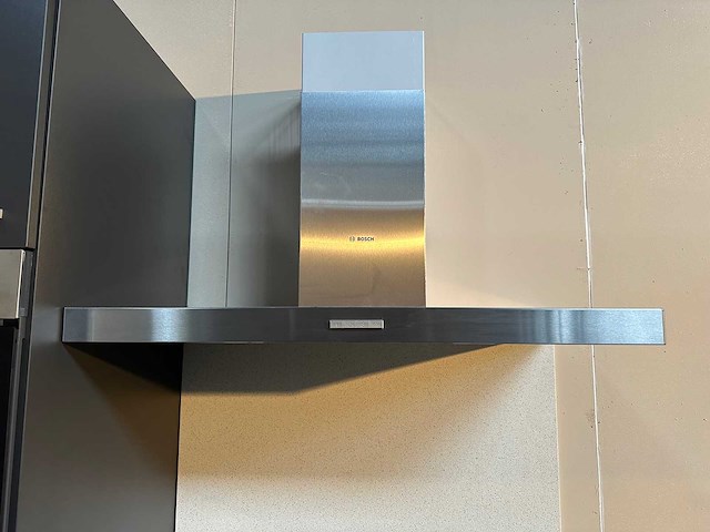 Bribus keuken - 329cm v.v. bosch inbouwapparatuur, composiet werkblad, kleur u1233 grafiet (showroommodel) - afbeelding 24 van  27