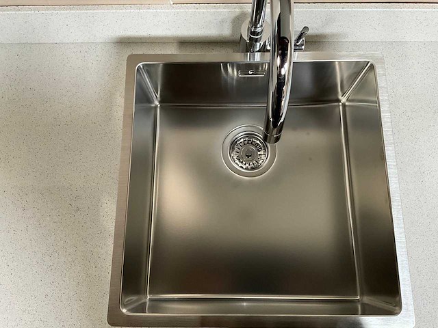 Bribus keuken - 329cm v.v. bosch inbouwapparatuur, composiet werkblad, kleur u1233 grafiet (showroommodel) - afbeelding 19 van  27