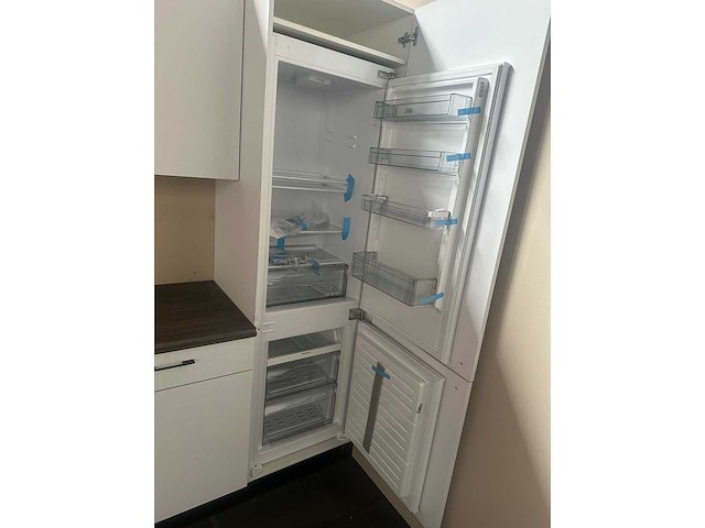 Bribus keuken v.v. etna inbouwapparatuur,interblad multiplex werkblad 405cm (showroommodel) - afbeelding 3 van  11