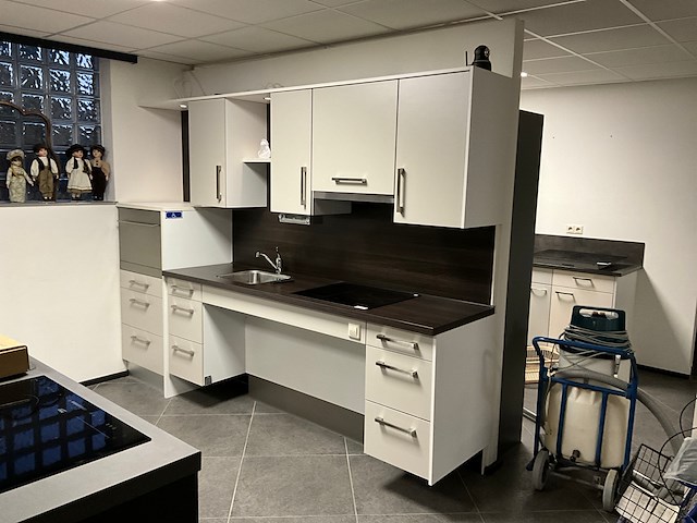 Bribus - afbeelding 1 van  16