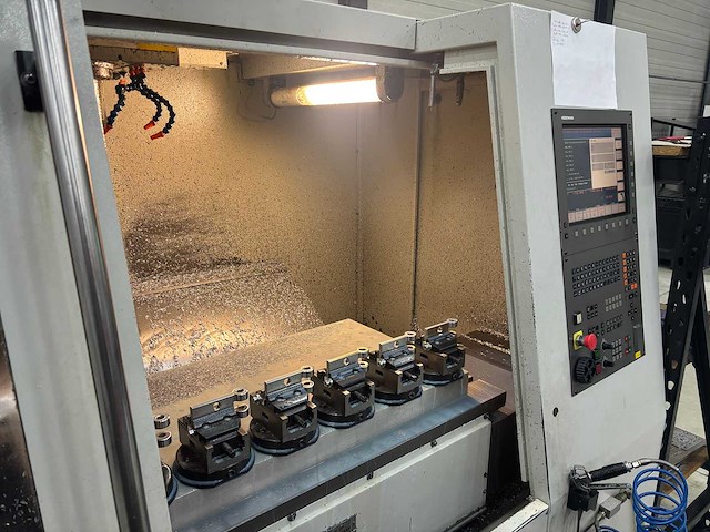 Bridgeport - 2004 - vmc 1000.22 - verticale machinecentra - afbeelding 3 van  18