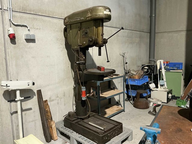 Bridgeport series i round ram kolomboormachine - afbeelding 1 van  7