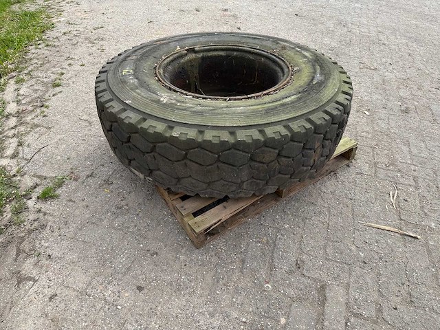 Bridgestone - band 14.00r24 - afbeelding 1 van  10