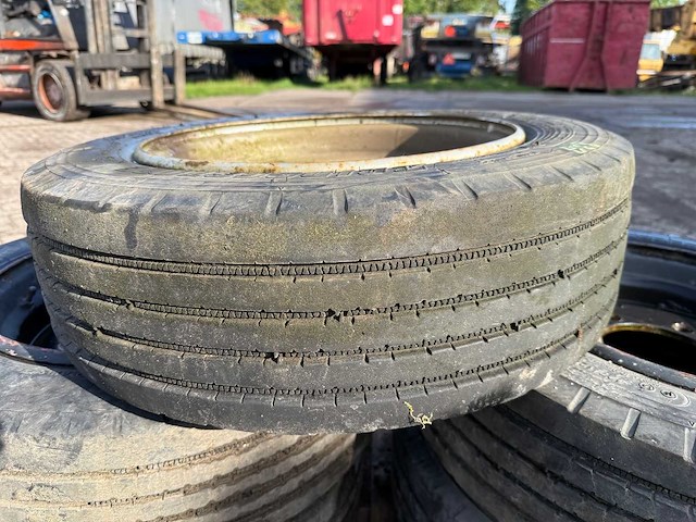 Bridgestone - band 205/65r17.5 (5x) - afbeelding 4 van  20