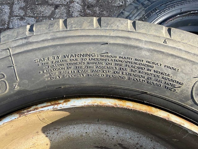 Bridgestone - band 205/65r17.5 (5x) - afbeelding 18 van  20