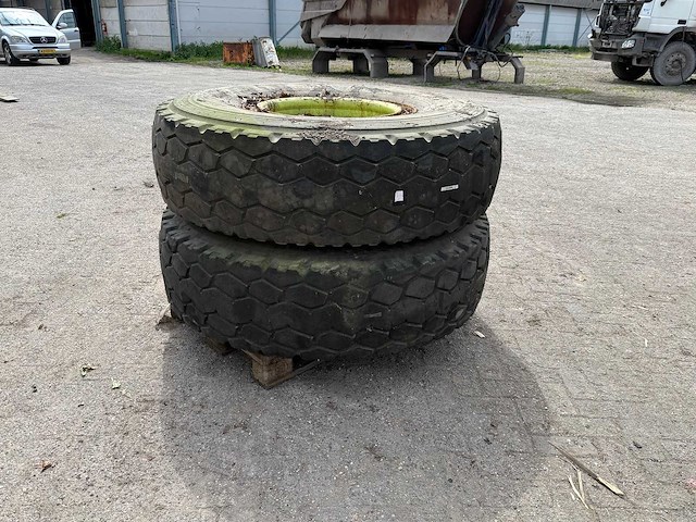 Bridgestone - band 445/95r25 16.00r25 (2x) - afbeelding 1 van  10