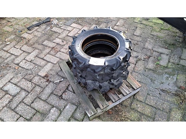 Bridgestone - minitractorband 5x12 - overige agrarisch - afbeelding 2 van  4