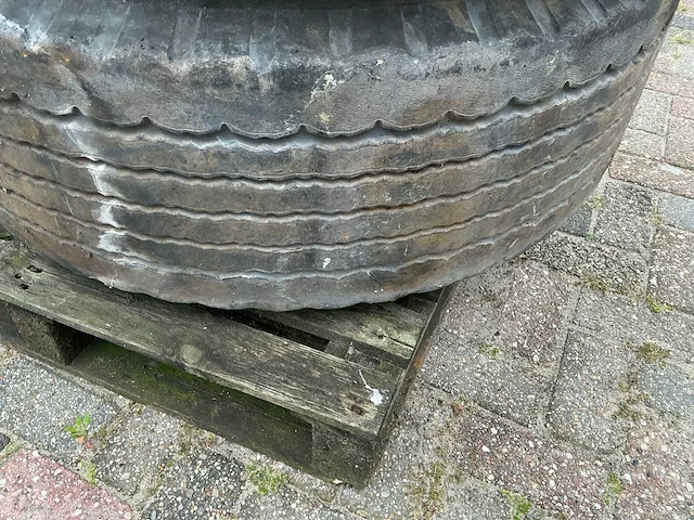 Bridgestone - r164 - truck tyre (2x) - afbeelding 3 van  11