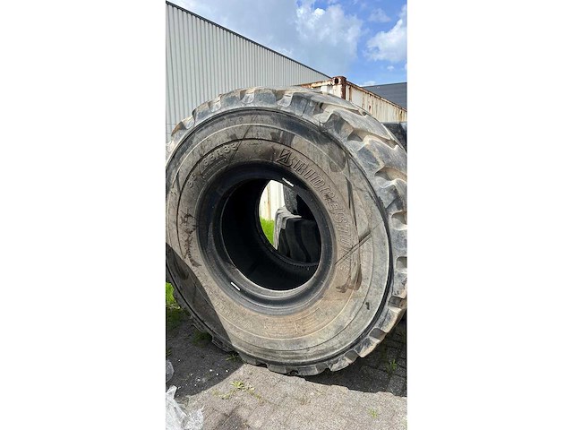 Bridgestone - v-steel l5 - band 35/65r33 - afbeelding 1 van  2