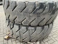 Bridgestone 18.00r25 volrubber industrie band met velg (4x) - afbeelding 8 van  8