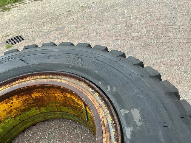 Bridgestone 21.00 r35 band met velg (4x) - afbeelding 2 van  26