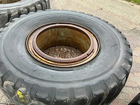 Bridgestone 21.00 r35 band met velg (4x) - afbeelding 3 van  26
