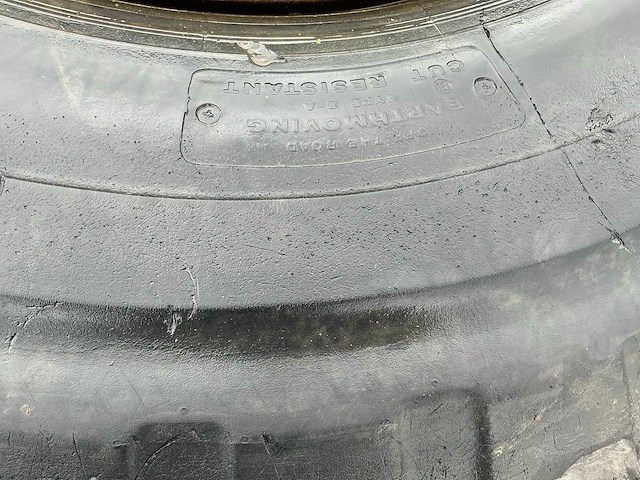 Bridgestone 21.00 r35 band met velg (4x) - afbeelding 5 van  26