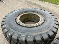 Bridgestone 21.00 r35 band met velg (4x) - afbeelding 11 van  26