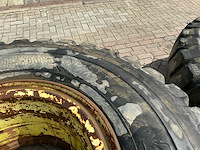 Bridgestone 24.99r35 band met velg (4x) - afbeelding 11 van  21