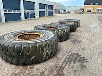 Bridgestone 24.99r35 band met velg (4x) - afbeelding 12 van  21