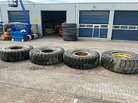 Bridgestone 24.99r35 band met velg (4x) - afbeelding 15 van  21