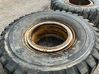 Bridgestone 24.99r35 band met velg (4x) - afbeelding 19 van  21