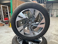 Bridgestone alenza autoband op velg, 20”, audi etron (4x) - afbeelding 4 van  7