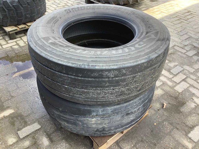 Bridgestone duravis 385/65r22.5 band (2x) - afbeelding 1 van  2