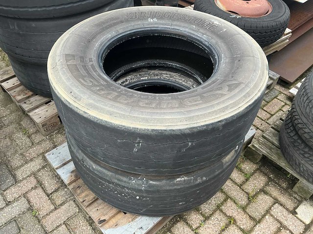 Bridgestone duravis r-trailer 002 opleggerband - afbeelding 1 van  3