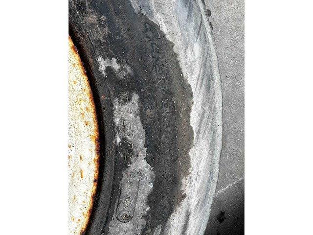 Bridgestone – landbouwband 445/65 r22.5 met velg 8-gaats (1x) - afbeelding 3 van  3