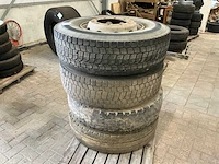 Bridgestone m729 vrachtwagen band en velg