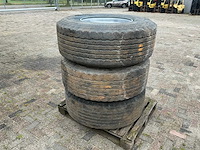 Bridgestone r164 band met velg - afbeelding 1 van  4